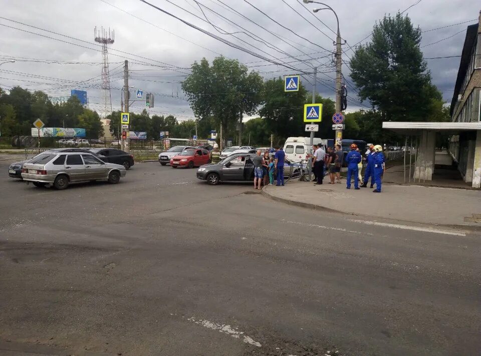 Водитель самара без посредников. Антонова Овсеенко Самара ДТП. Авария сегодня на Антонова Овсеенко в Самаре. ДТП Самара Анто авсинко. Авария на Антонова Овсеенко Самара сегодня.