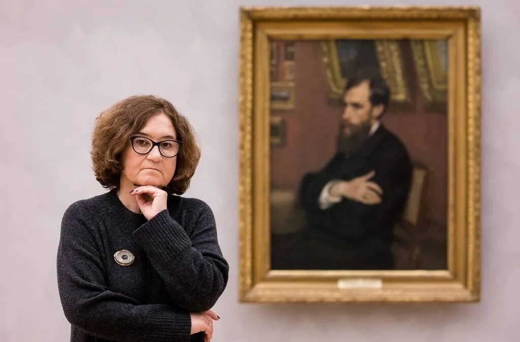 Художник искусствовед. Историк искусств профессия. Академия ражвиз. Образование искусствоведа. Искусствоведы третьяковской галереи.