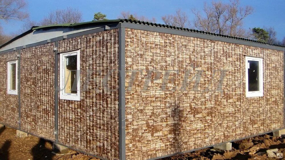 Сарай 2022. Сарай пластиковый woodlook 8 10. Дом в поле. Сарай железный для дачи. Сарай 2022.