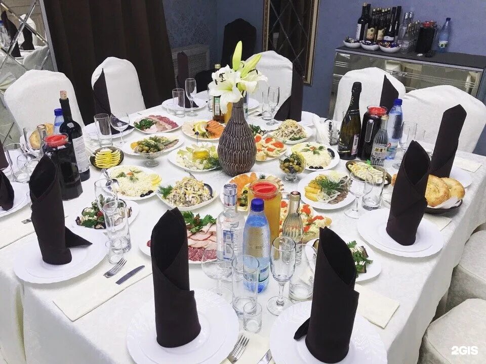 Банкетный зал роял вест рязань. Роял вест банкетный зал. Веста новокуйбышевск ресторан. Вест холл рязань. Royal west.