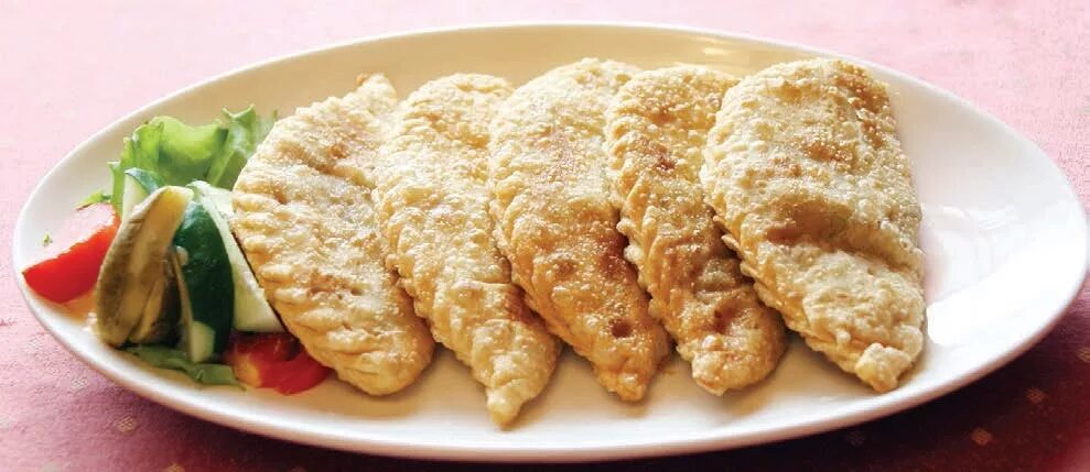 Хушуур бурятская кухня. Хушур монгольский. Хушуур бурятский. Хушур монгольское блюдо. Хушур монгольский.