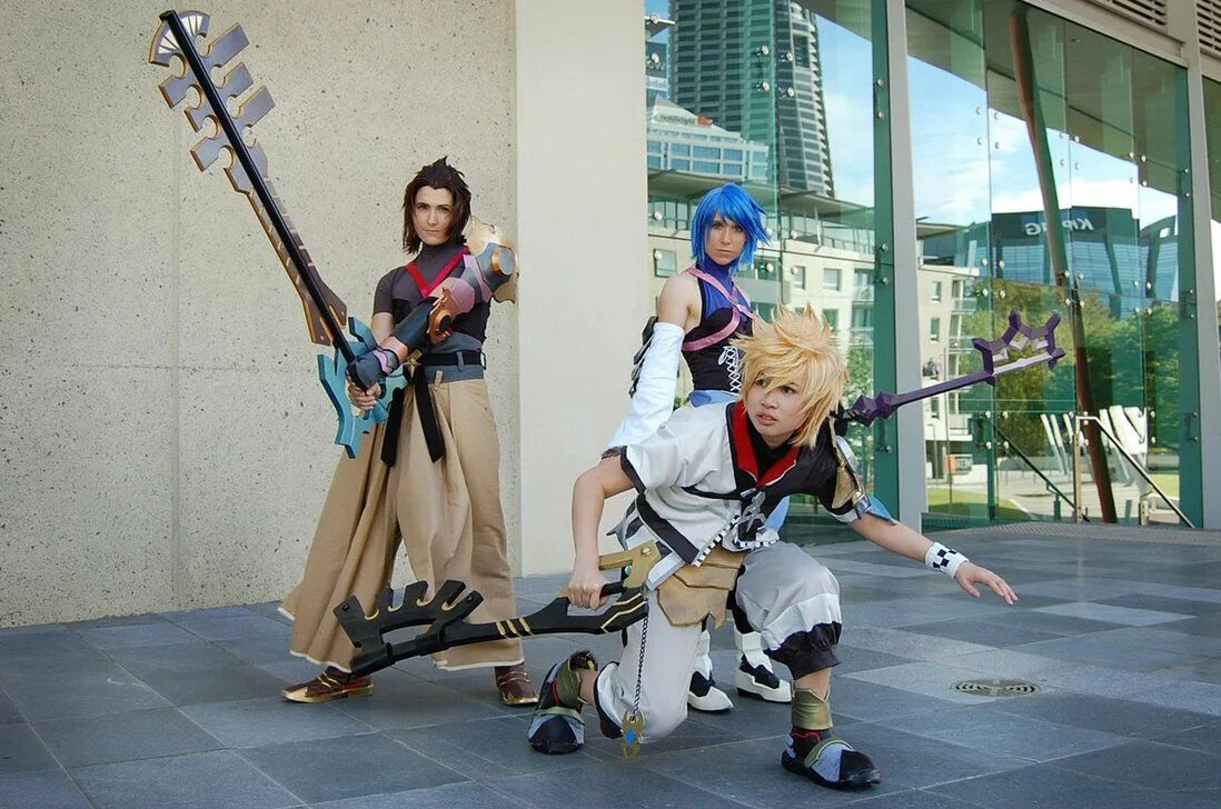 Kingdom Hearts косплей. Kingdom Hearts Aqua Cosplay. Atomic Heart косплей. Близняшки Atomic Heart косплей. Aqua cosplay