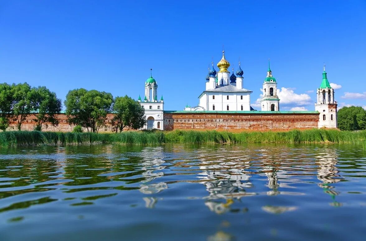 Ростов великий река. Озеро Неро Ярославская область. Озеро Неро Ростова Великого. Ростов великийозеру Неро. Ярославль озеро Неро.