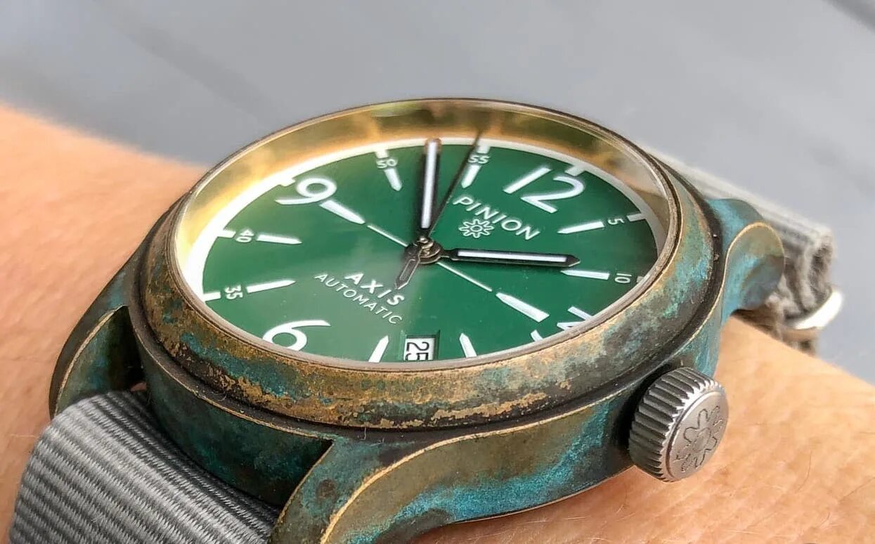 Oris Bronze патина. Panerai 382 Green патина. Bronze watch Patina. Бронзовые наручные часы с патиной. Корпус часов лучше