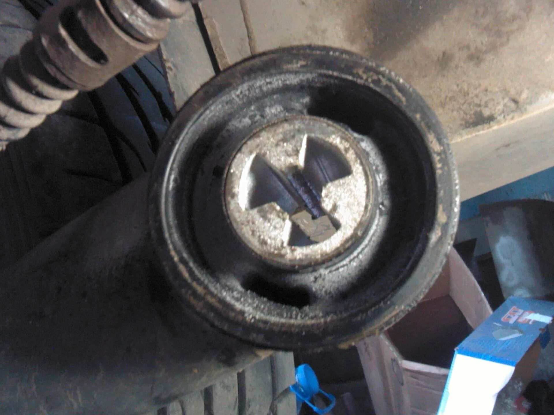 Сайлентблоки балки шевроле. Сайлентблок балки авео т250. сайлентблок задней балки авео т250. задние сайлентблоки шевроле авео т250. сайлентблок задней балки шевроле авео т200.