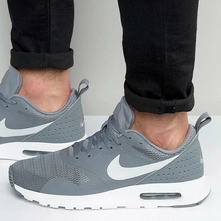 Найк АИР Макс серые. Nike Air Max Tavas. Найк Эйр серые мужские. Кроссовки найк АИР Макс серые.