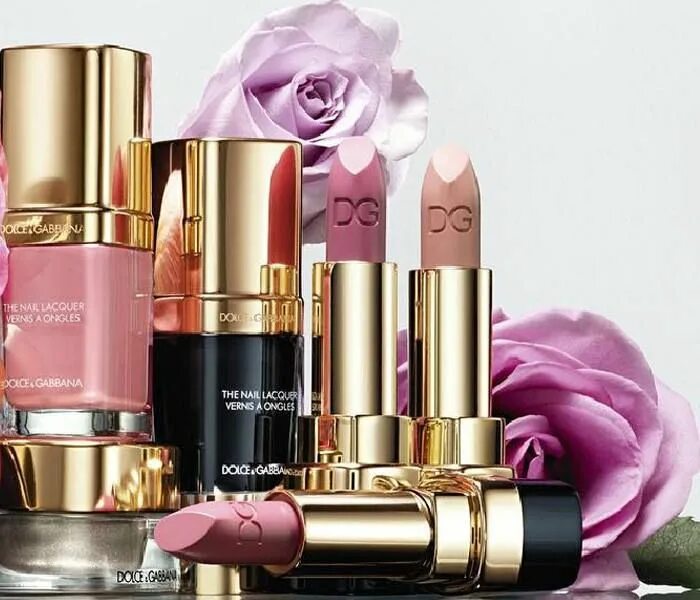Dolce gabbana косметика. Dolce gabbana косметика. Бронзер дольче габбана. Набор косметики дольче габбана. Dolce gabbana косметика.