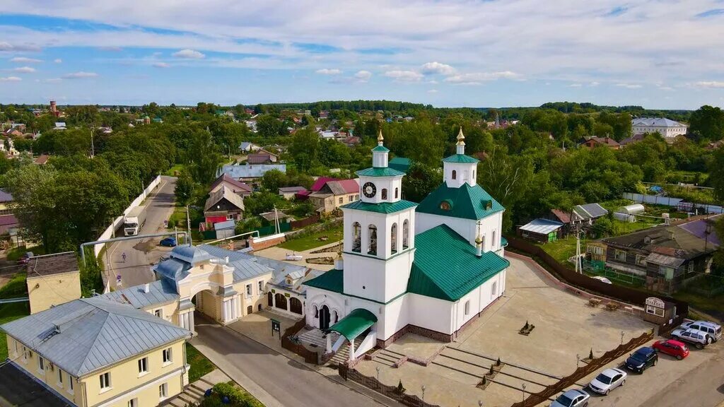храм преображения господня вполотнянлм. храм преображения господня полотняный завод в усадьбе гончаровых. поселок полотняный завод калужской области. храм преображения господня полотняный завод. храм преображения господня полотняный завод в усадьбе гончаровых.