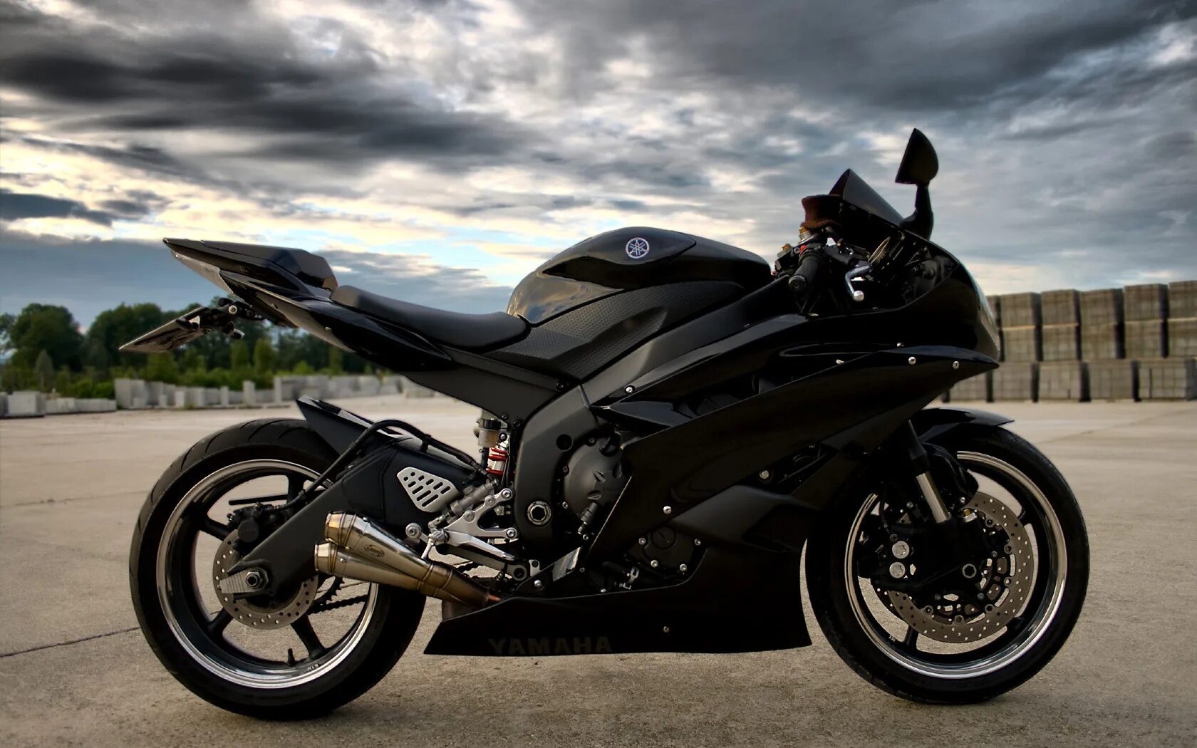 Мотоцикл дукати 848. Yamaha r1 2022 black. Спортивный мотоцикл ямаха р1. Картинка черный мотоцикл. Мотоцикл кавасаки черный матовый.