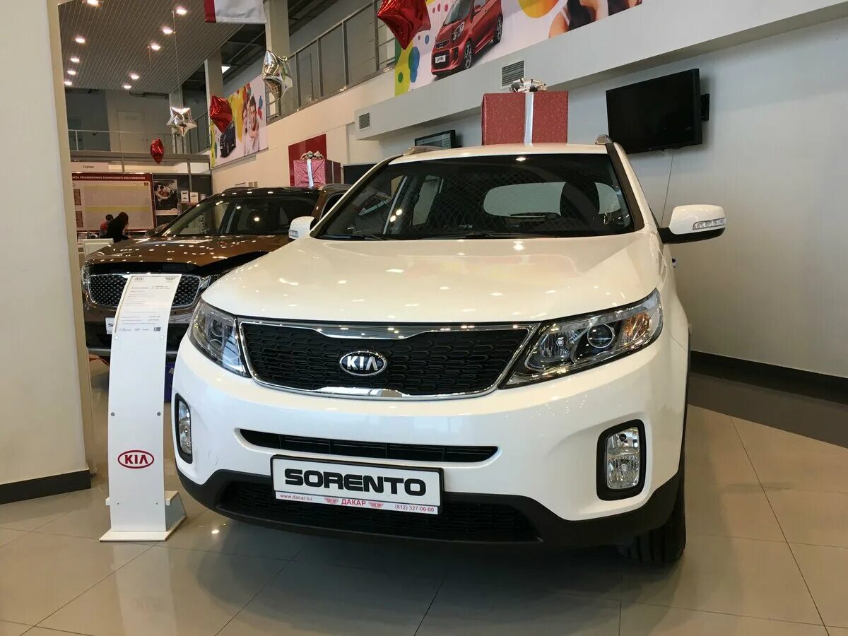 Новую белую Киа Соренто. Киа Соренто 2017 Рестайлинг белая. Белый Kia Sorento II Рестайлинг 2.4 at (175 л.с.) 4wd Prestige. Новый Киа Соренто фейслифт.