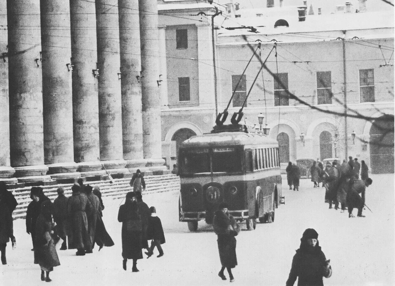 Москва 1934 года. Площадь Свердлова 1939. Театральная площадь 1935 года.