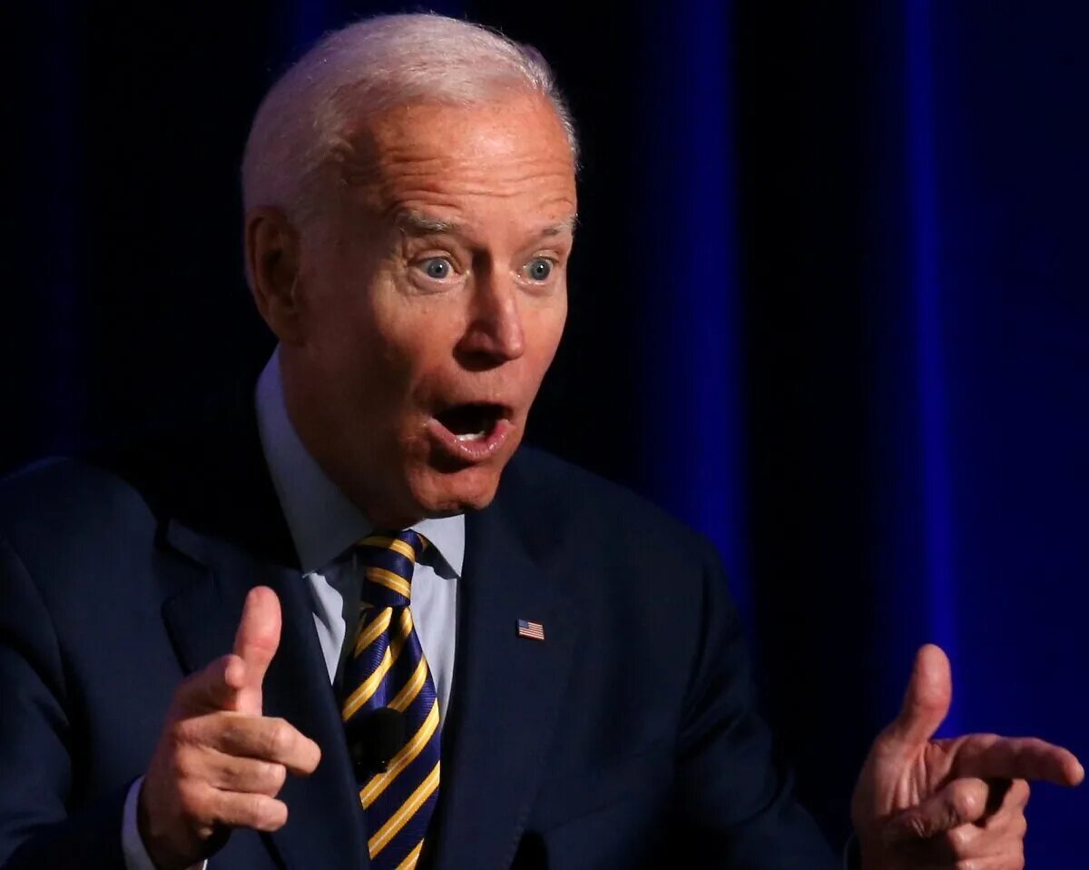 Байден удивлен. Байден в шоке. Плачущий джо байден. Байден удивлен. Джо байден.