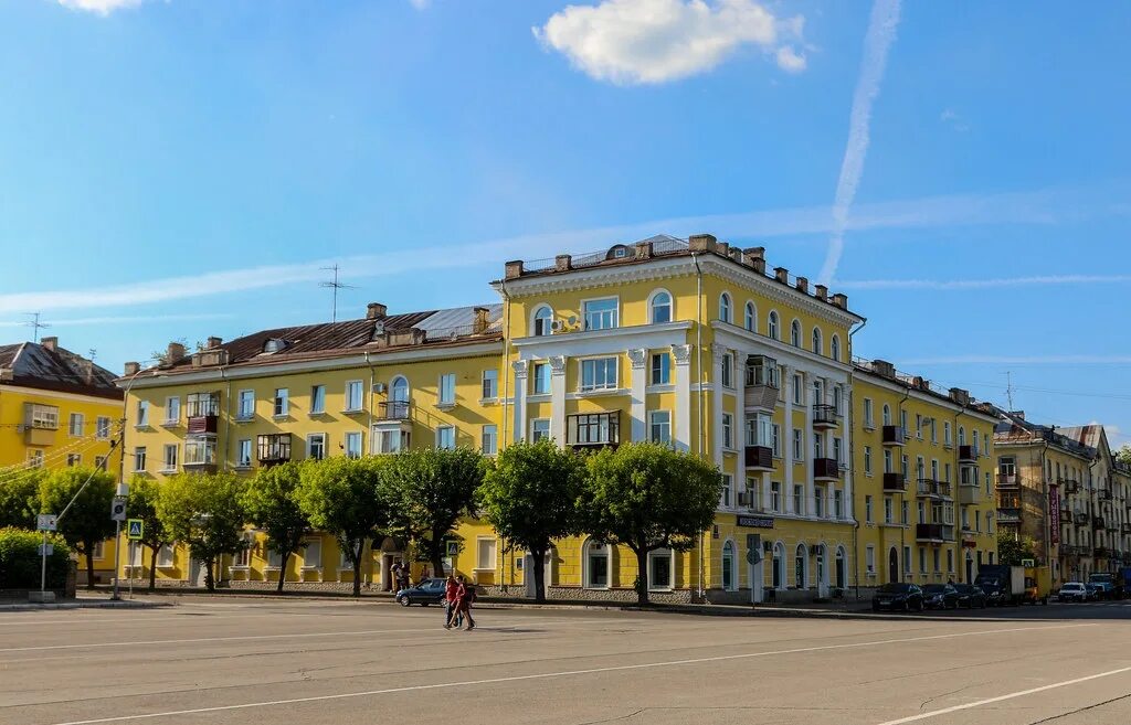 Площадь металлургов череповец. Череповец город металлургов. площади города череповца. сквер металлургов череповец. старая площадь металлургов череповец.