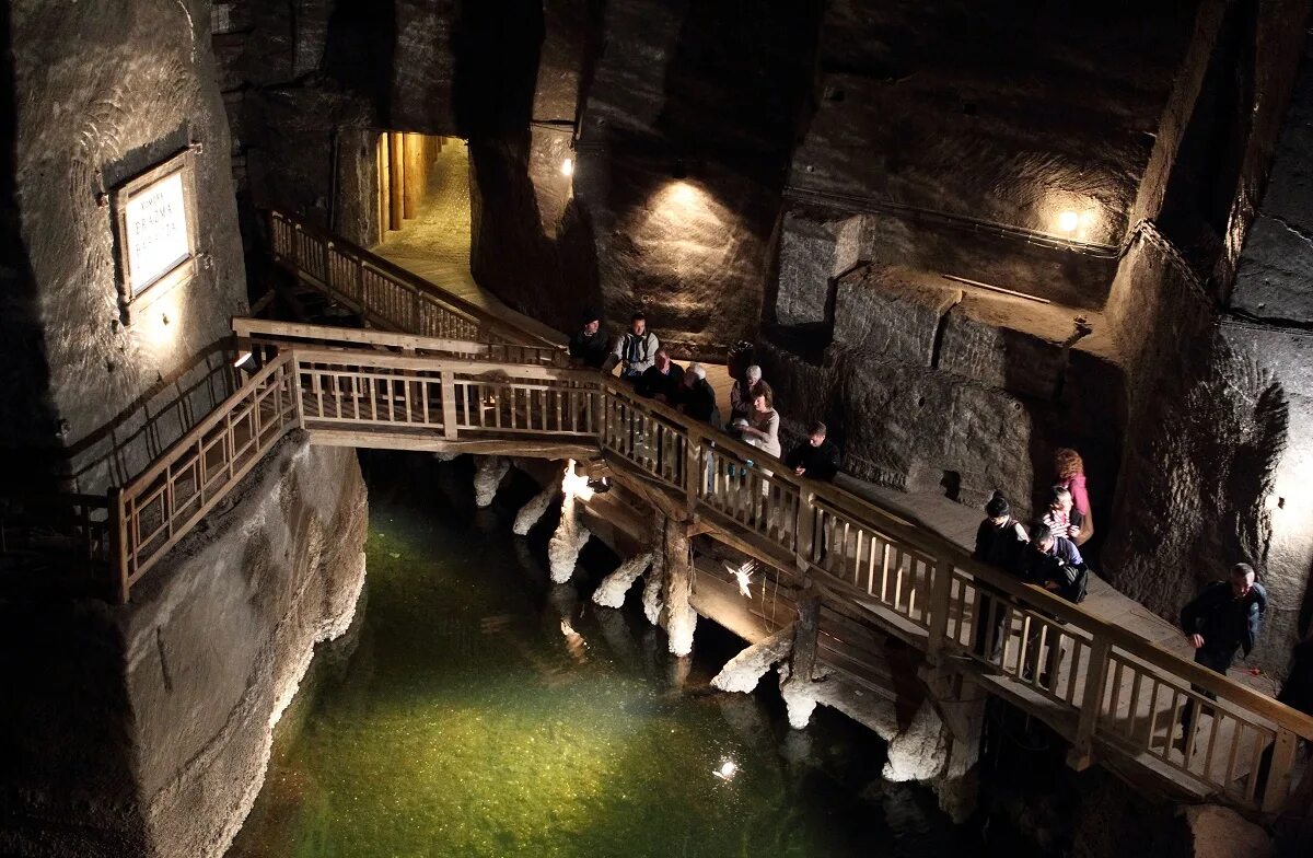 Соляная шахта величка в польше. Соляные копи величка. Соляная шахта величка в польше. Соляная шахта величка в польше. Соляные шахты в величке польша.