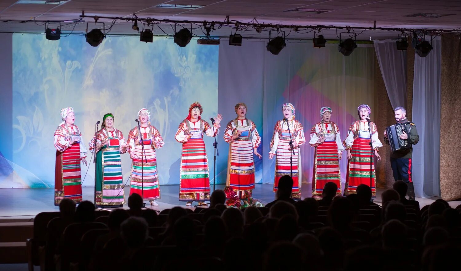 ДК Заволокина Новосибирск. Дом национальных культур имени г д Заволокина Новосибирск. Ельцовская 5 Новосибирск дом культуры Заволокина. ДНК им Заволокина Новосибирск.