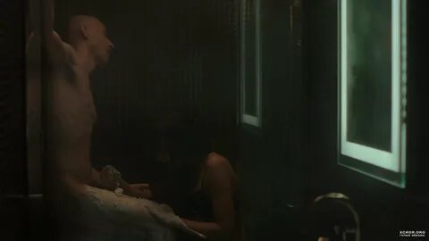 6. Элла Пернелл бреет ноги мужчине - Сладкая горечь.