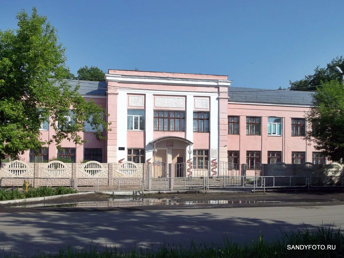 школа здание челябинск. школы бродокалмакского района челябинск. школа фото. г троицк челябинской области школа 4. село халитово.