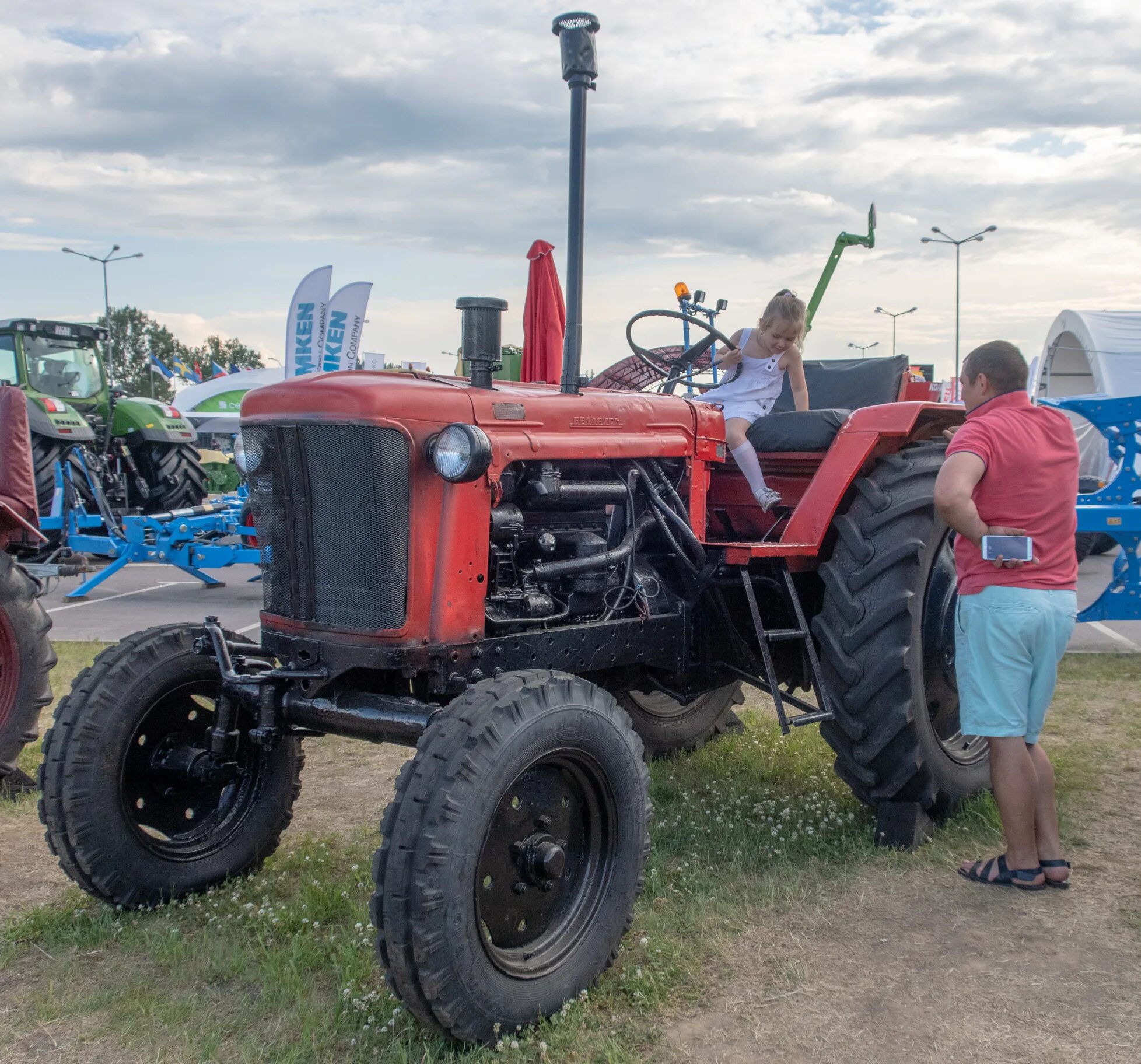 Куплю мтз 5. Трактор МТЗ 5. МТЗ 5 лсгусннисный. Трактор к5. Belarus MTZ конвейер.