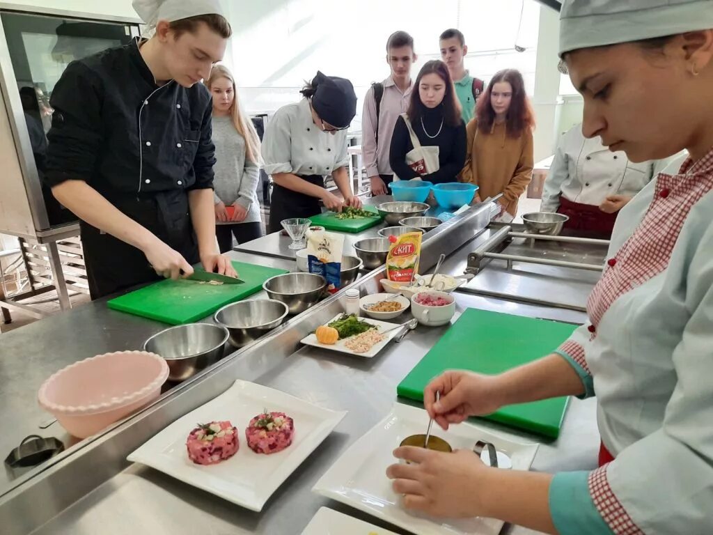 Московия колледж домодедово. Профессиональный колледж московия домодедово. Колледж московия ленинский район. Жуковский техникум московия. Колледж московия логотип.