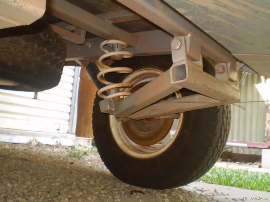 Пружины на прицеп. Прицеп 4x4 off road. кронштейны рессор двухосный прицеп. подвеска прицепа магистраль т-10. прицеп тмз с независимой подвеской.