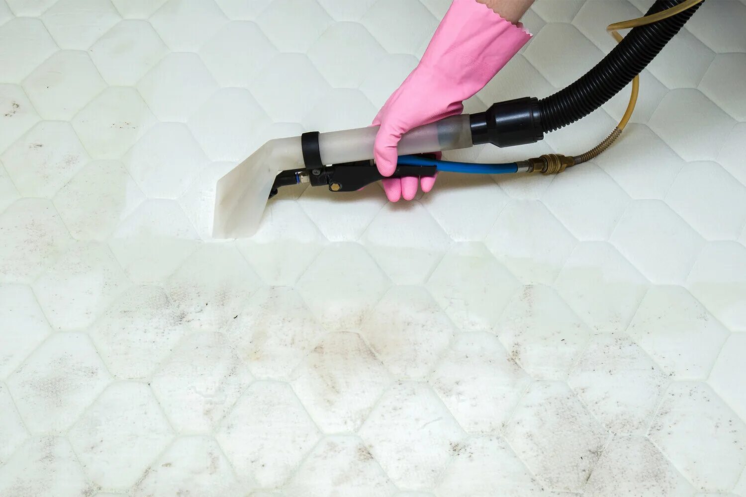 Чистка матрасов. Матрас. Химчистка матраса на дому. Химчистка матраса. Чистка матраса пароочистителем.