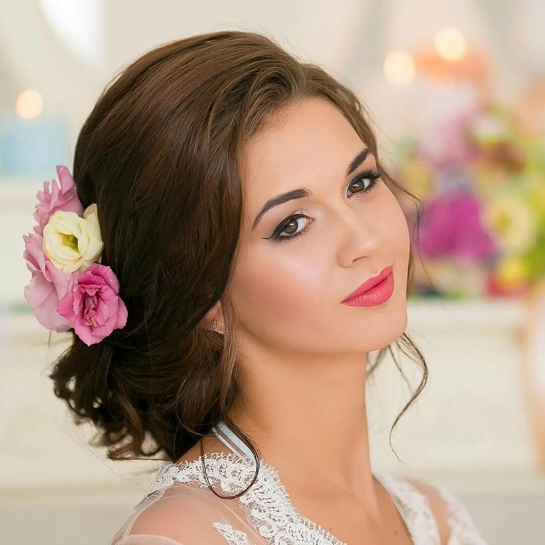 Макияж и прическа на свадьбу. Шикарный свадебный макияж. Свадебный макияж. Свадебные прически. Свадебный макияж 2022-2023.