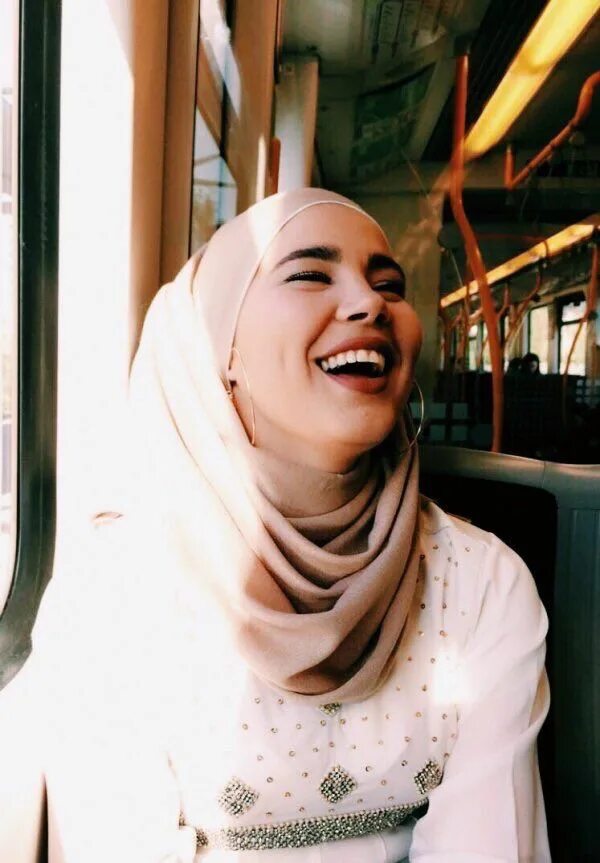 Иман мескини скам. Иман мескини 2023. Иман мескини в4. Иман мескини норвежская актриса. Иман мескини 2023.