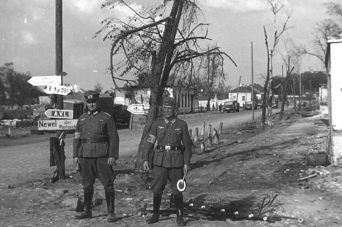 Немецкие города времен великой отечественной. Опочка в годы оккупации 1941 1944. Псков в годы войны 1941-1945. Херсон в годы войны 1941-1944. Псков во время войны 1941-1945.