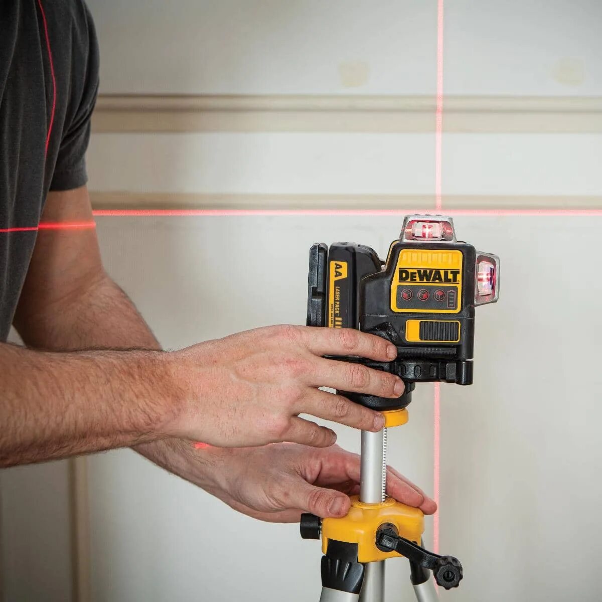 Девольт лазерный уровень. Лазерный уровень dewalt dw089. лазерный уровень dewalt dce089lr. лазерный нивелир деволт. dewalt лазерный уровень 360.