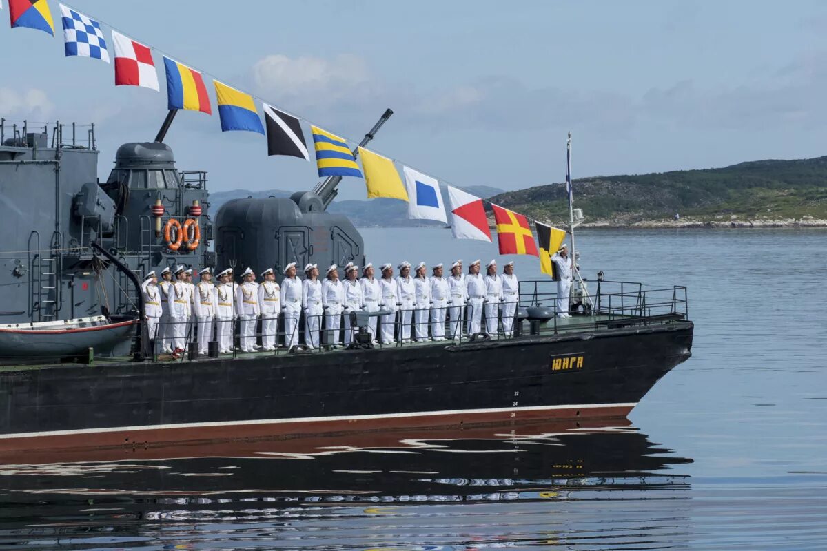 МПК Юнга Северного флота. Северный морской флот Североморск. Парад ВМФ Североморск. Северный флот ВМФ Североморск. Флота росси