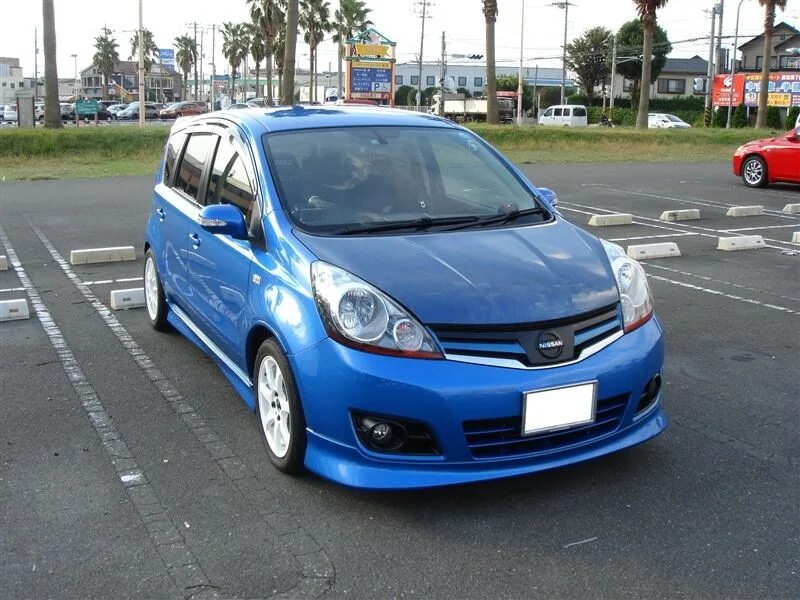 Стекло ниссан ноут е11. Nissan Note 2008 Tuning. Ниссан ноут е11. Обвес на Ниссан ноут е11. Nissan Note e11 обвес.