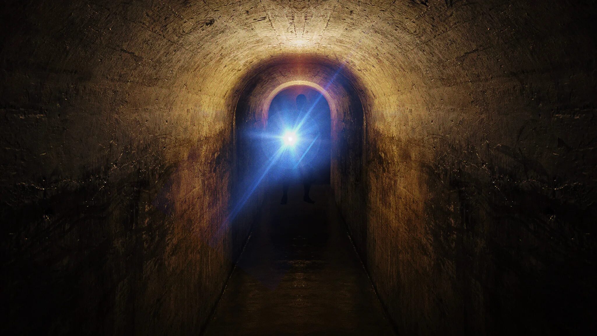 Secret tunnel. Туннель вертикальный. Secret tunnel. Метро лондона туннели. Мрачный туннель.