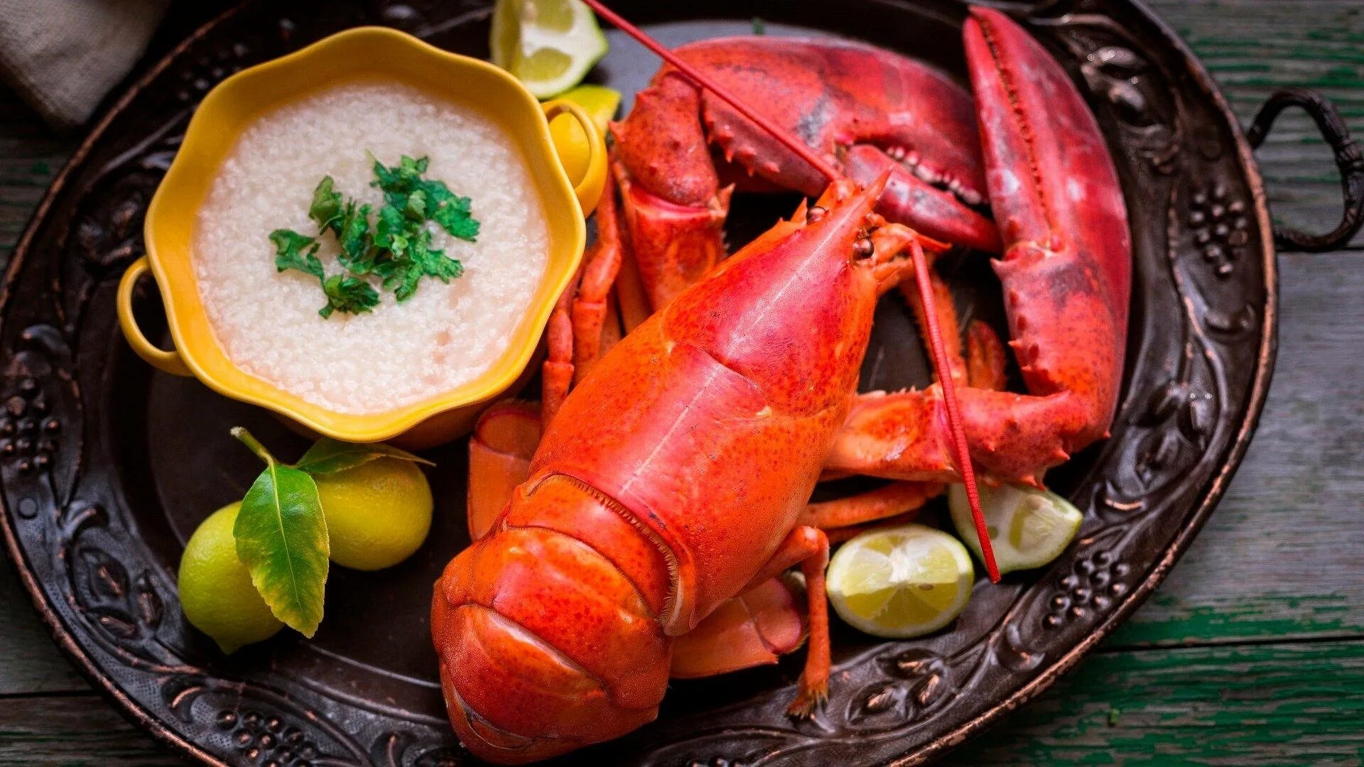 Омар еда. Морепродукты омар лангуст. лобстеры лангусты омары. морской деликатес лангуст. омар блюдо.