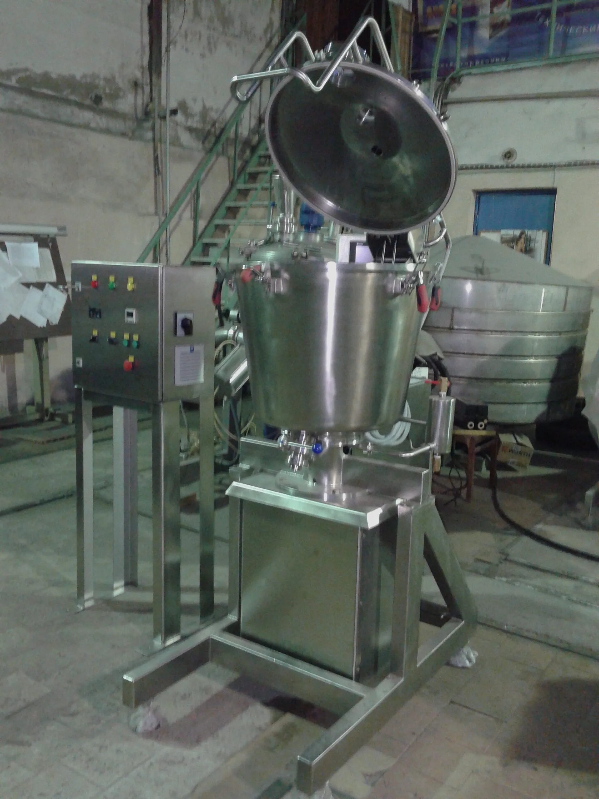 Печь электрическая индукционная тигельная плавильная иат-04 с2. Плавильный котел для воска. Индукционная плавильная печь ипп 100. Электропечь сат-0,25. Оборудование для плавления.