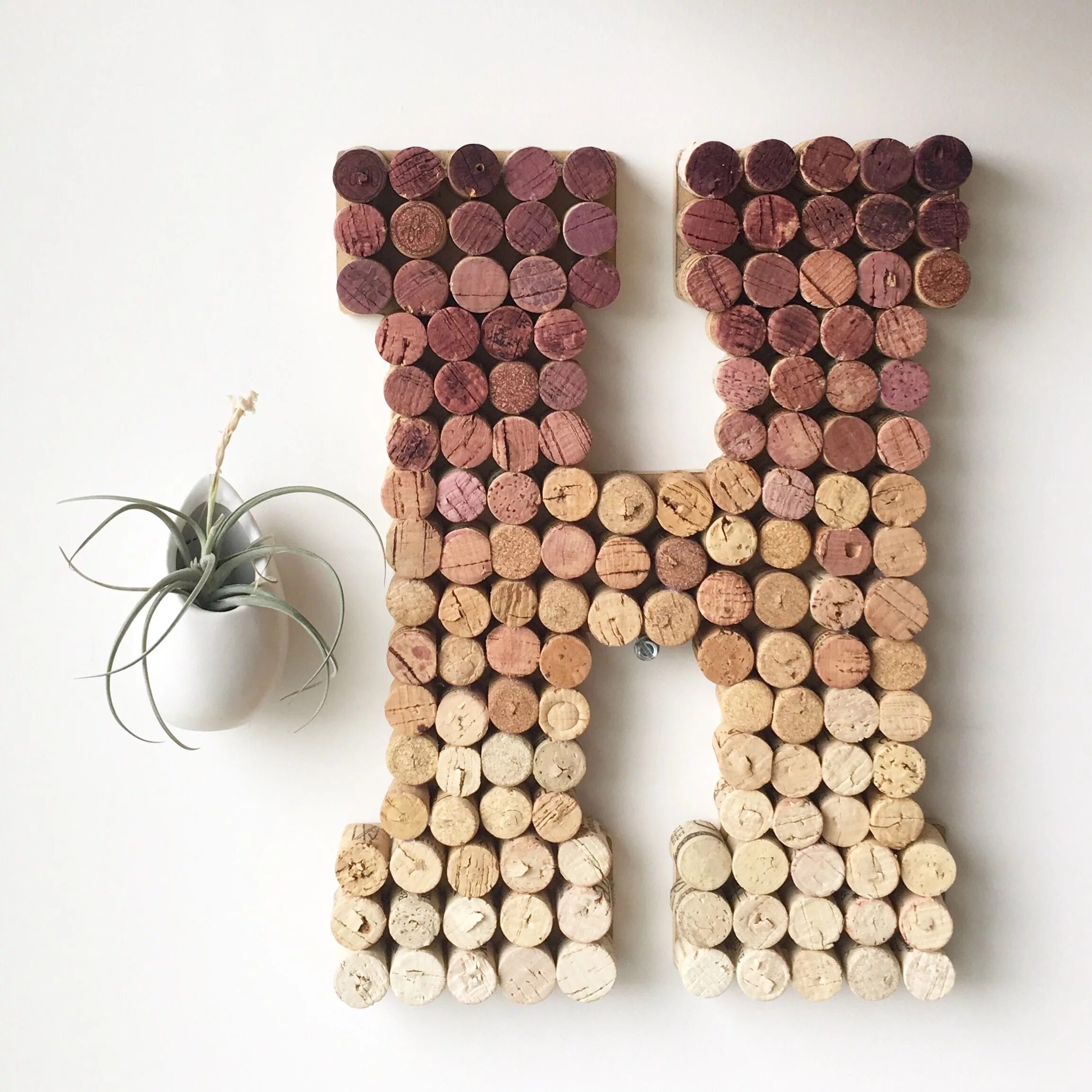 Поделка цифра. Объёмные буквы своими руками. Поделка буква своими руками. Поделка буква. Поделка буква своими руками.