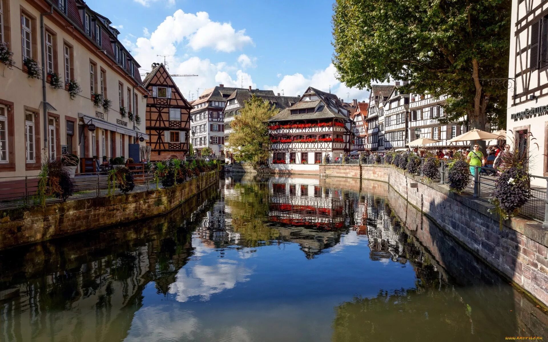 Strasbourg Франция. Маленькая Франция Страсбург. Страсбург канал дом. Буживаль Франция. Страсбург фото