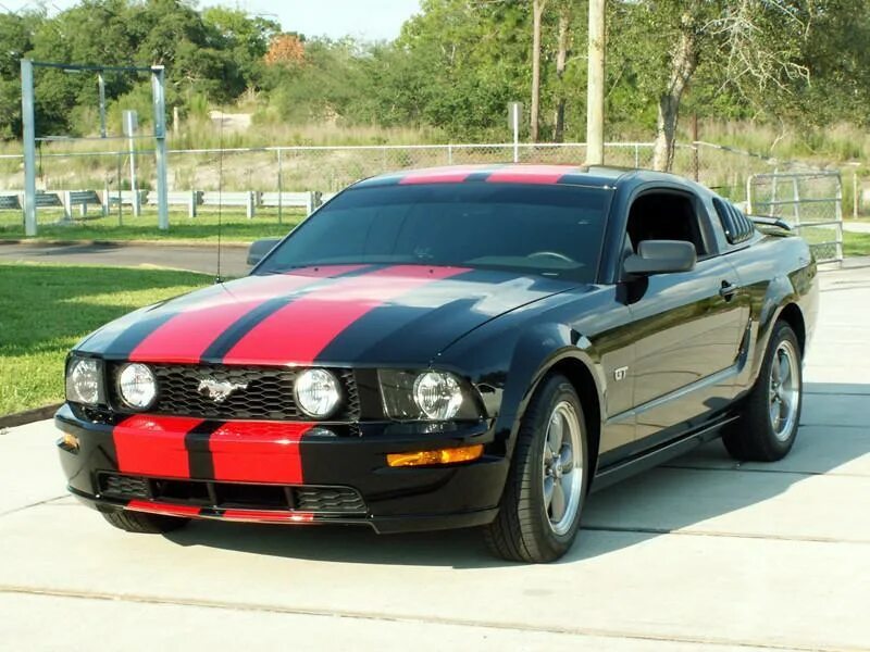 Мустанг производитель. Ford Mustang gt 2005-2009. Форд Мустанг 2005. Форд Мустанг 2009. Ford Mustang 2005.