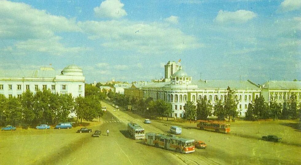 Как называлась тверь в советское время. Город калинин (тверь) советская площадь. город калинин ссср. тверь ссср. полуциркульная площадь в твери.