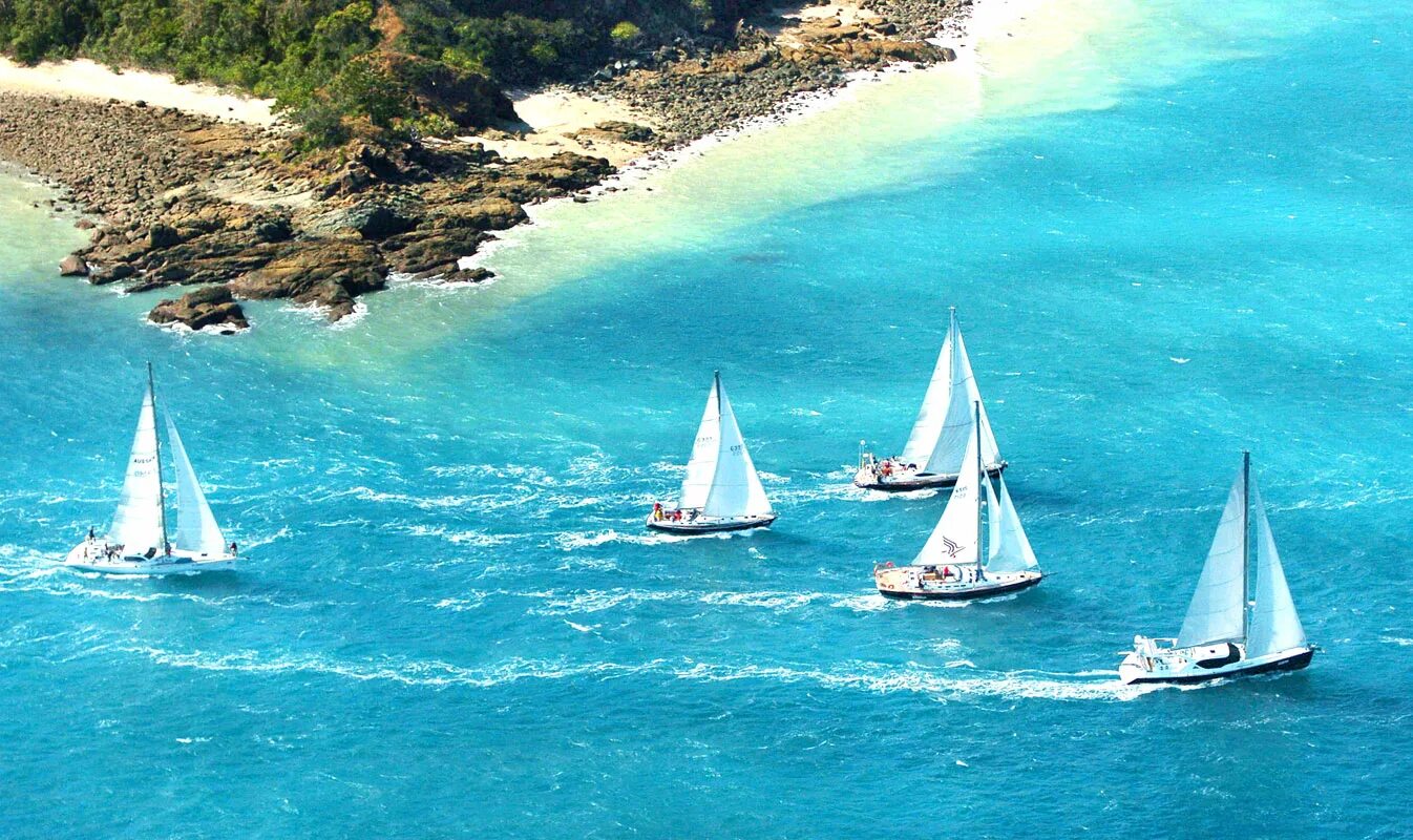 Парусник в море. Яхта гамильтон. Sail island. Sail island. Парусная яхта в море.