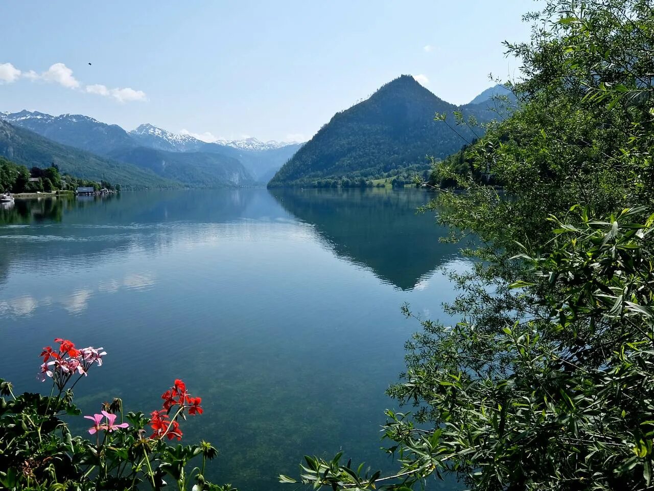 Ooty тамилнад. Зальцбург озеро мондзее. Озеро тоба. Its a lake. Национальный парк озерного края (лейк дистрикт).