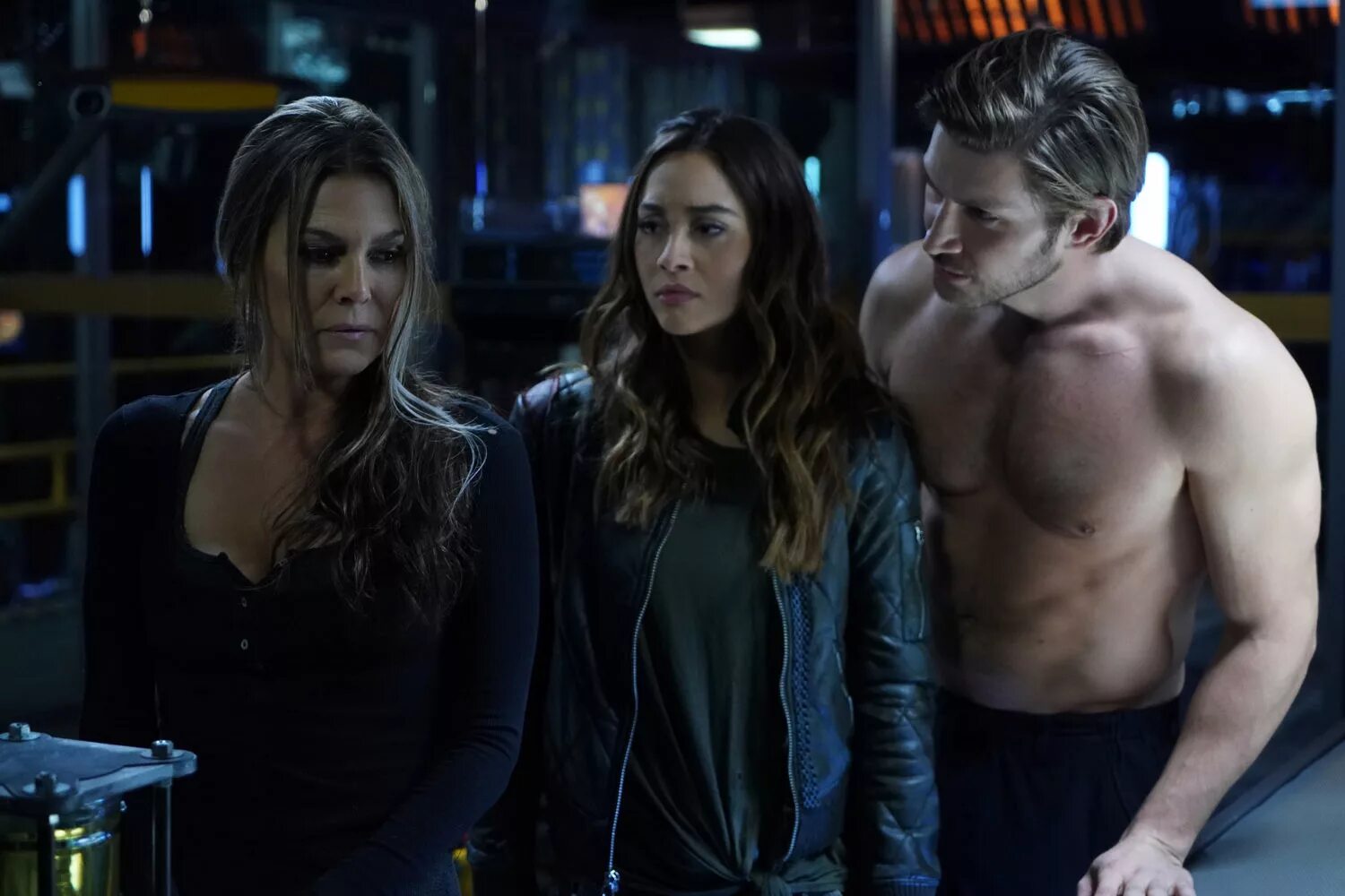 Ванхеда сотня. Сотня (2013). Индра сотня. Беллами блейк сотня 7 сезон. Время).