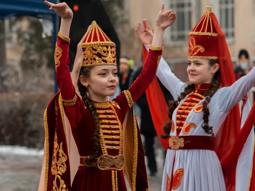 Киргизия народ. Традиции киргизов. Киргизия Национальность. Народности Кыргызстана. Национальность киргиз