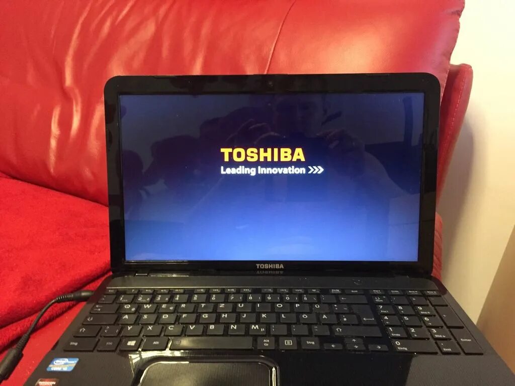 Toshiba игровой ноутбук. Ноутбук Toshiba Satellite l450 апгрейд. Красный ноутбук Тошиба r 850. Toshiba ноутбук 20010.