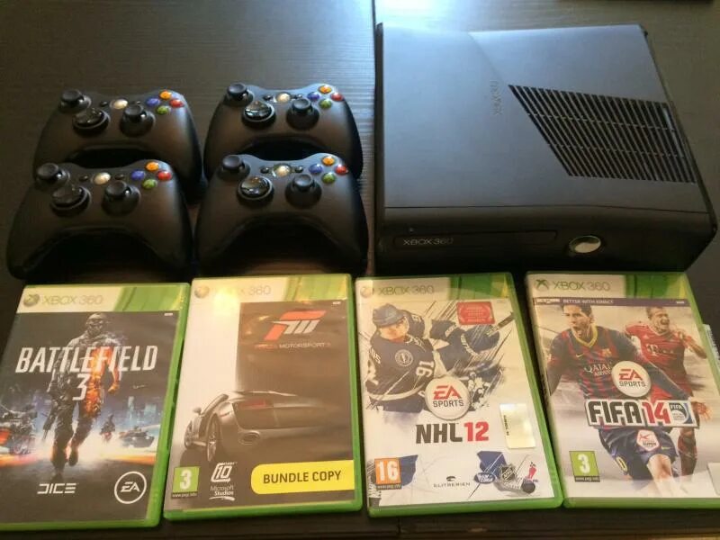 Original xbox box 2001. Игры на приставку икс бокс 360. Диски на xbox one s. Диски на xbox 360 fortnite. Популярные игровые диски на xbox one.