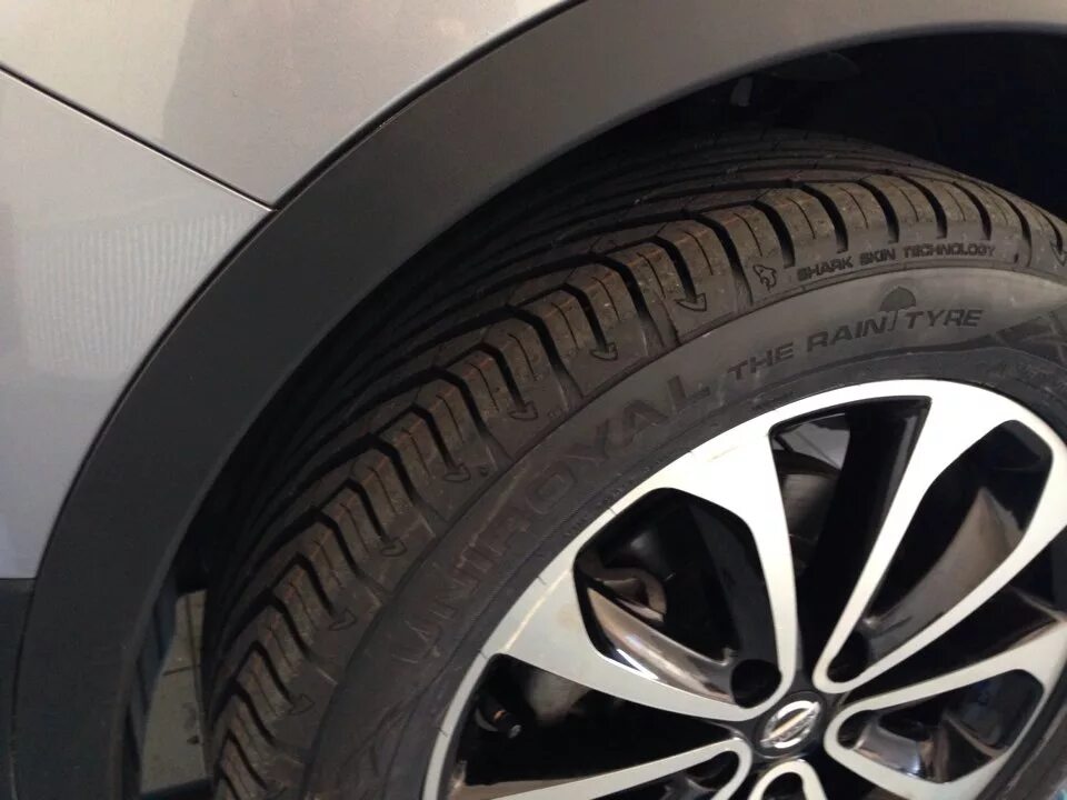 Купить резину летнюю кашкай. Qashqai 225/55 r18. 225/60 R18 Кашкай. Шины Ниссан Кашкай j11. Nissan Qashqai j10 235 50 18 колеса.