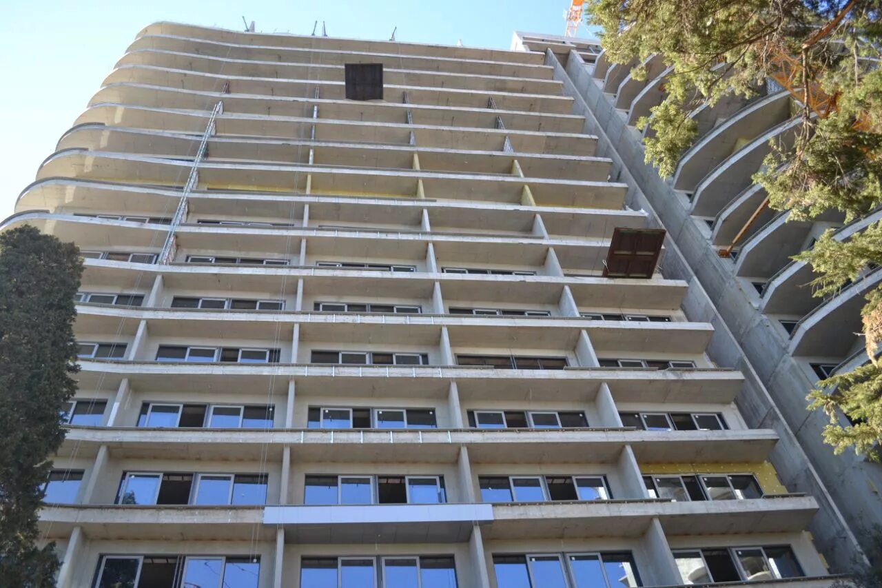 Жк park house ялта. Жк приморский парк. Приморский парк ялта парковый проезд. Приморский парк ялта жк зазеркалье. Жк парк хаус ялта.