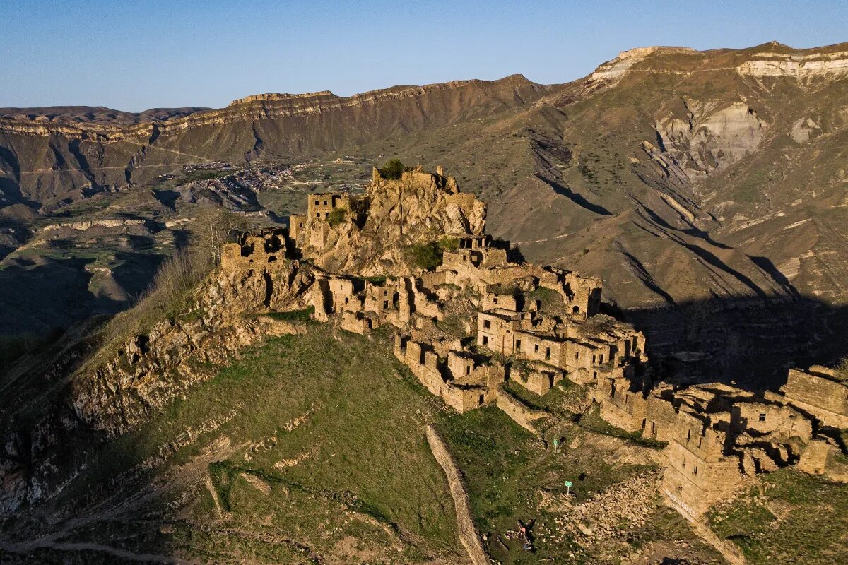 Дахадаевский район дагестан горы. Горы куруш дагестан. Ташкент горы аулы. Эльтюбю кабардино-балкария. Александр бабич горы маслом.