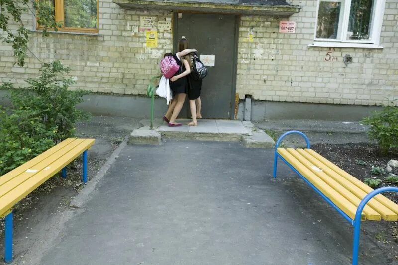 Легенда о птице поющей в терновнике. Надписи на поездах. Режим закрытого административно-территориального образования. Северск томская область кпп. Зато.