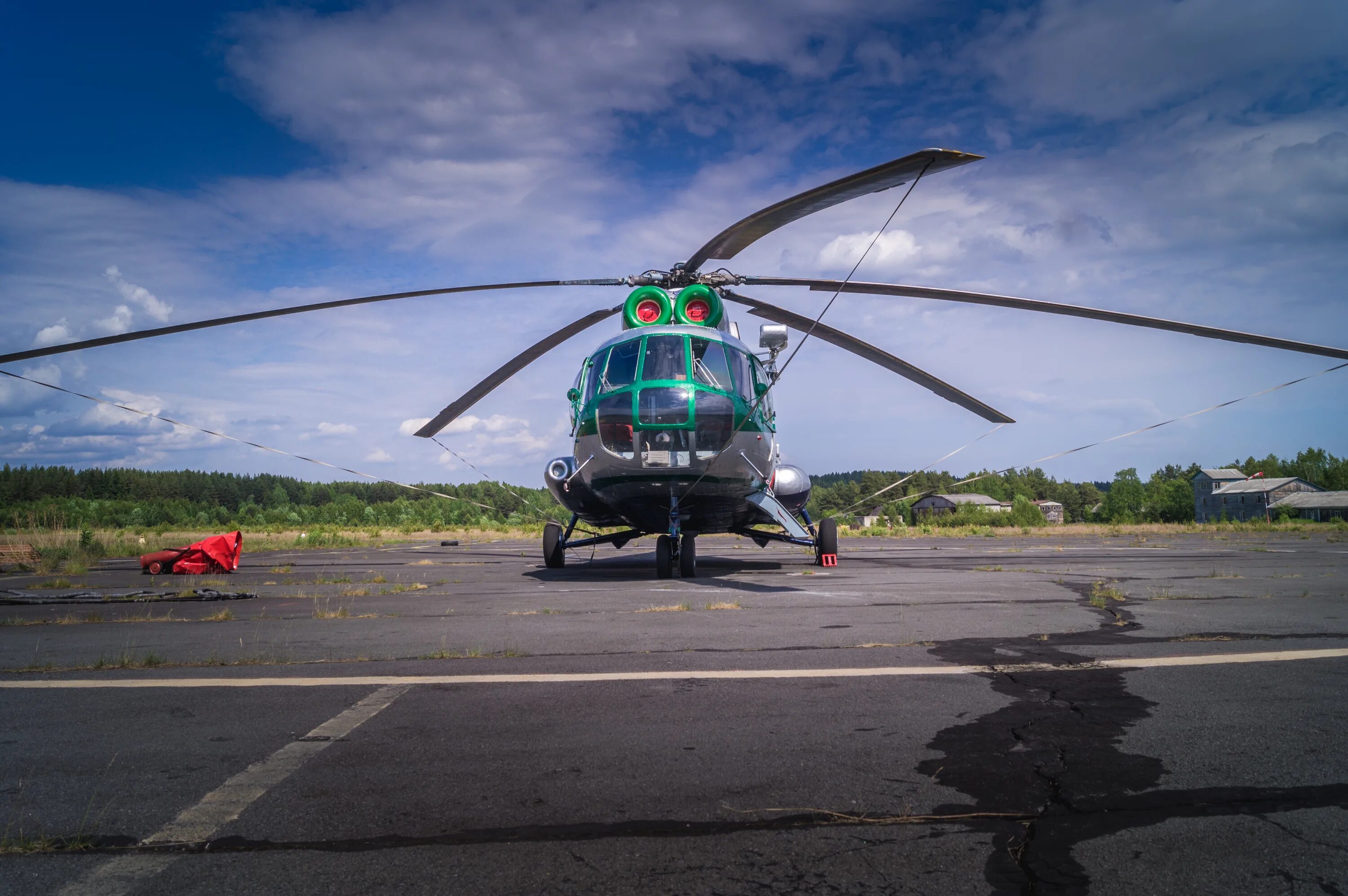Крушение вертолета в ленинградской области 24 июня. Катастрофа ми-8 в ленинградской области. Крушение ми 8 в карелии. Крушение ми 8 в карелии. Разбился вертолет в улан удэ.