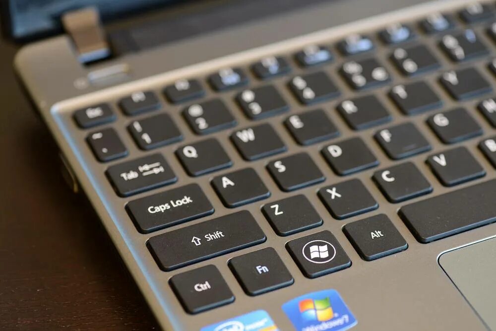 Как сделать работающую клавиатуру. Как сделать работающую клавиатуру. Не нажимается клавиатура на компьютере. Не работает клавиатура на ноутбуке. Как сделать работающую клавиатуру.